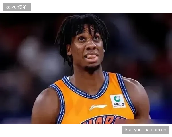 前NBA盖帽王哈桑·怀特塞德坐镇内线，帮助上海队构建禁飞区荣获最佳防守球员。